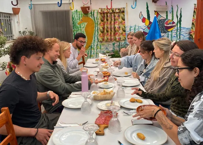 Behappy & Brunch אכסניה *