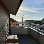 Behappy & Brunch Hostel