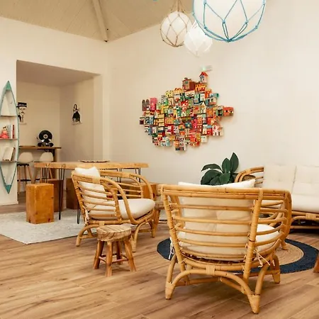 Behappy Lodge & Rooftop بيت شباب