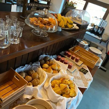 Behappy & Brunch Hostel