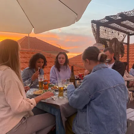 بيت شباب Behappy Lodge & Rooftop إسموريز