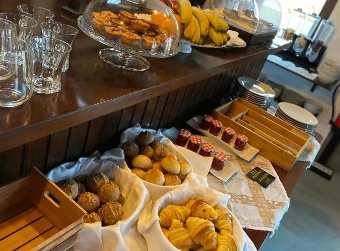 Behappy & Brunch Hostal